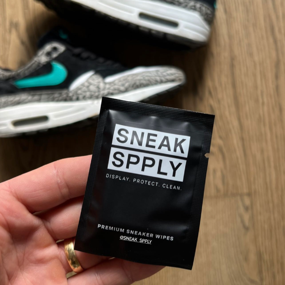 SNEAK SPPLY - PREMIUM SNEAKER WIPES