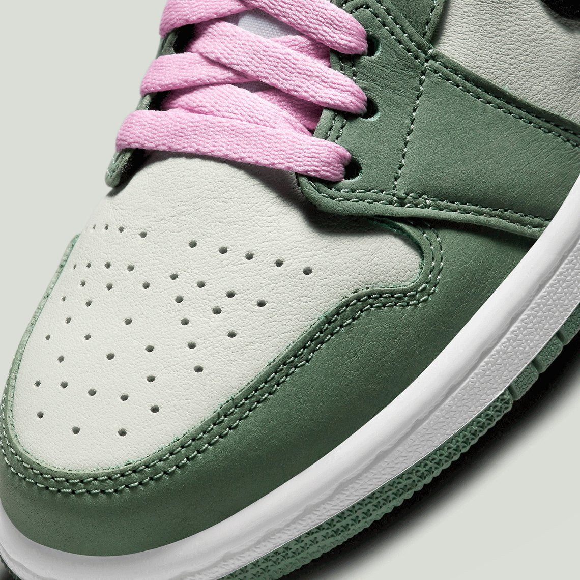 air jordan 3 chloro | JORDAN 1 MID DUTCH GREEN (W)