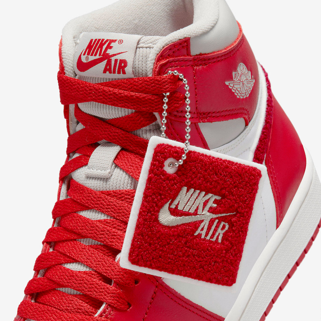 Air jordan 1 retro high og hot sale varsity red