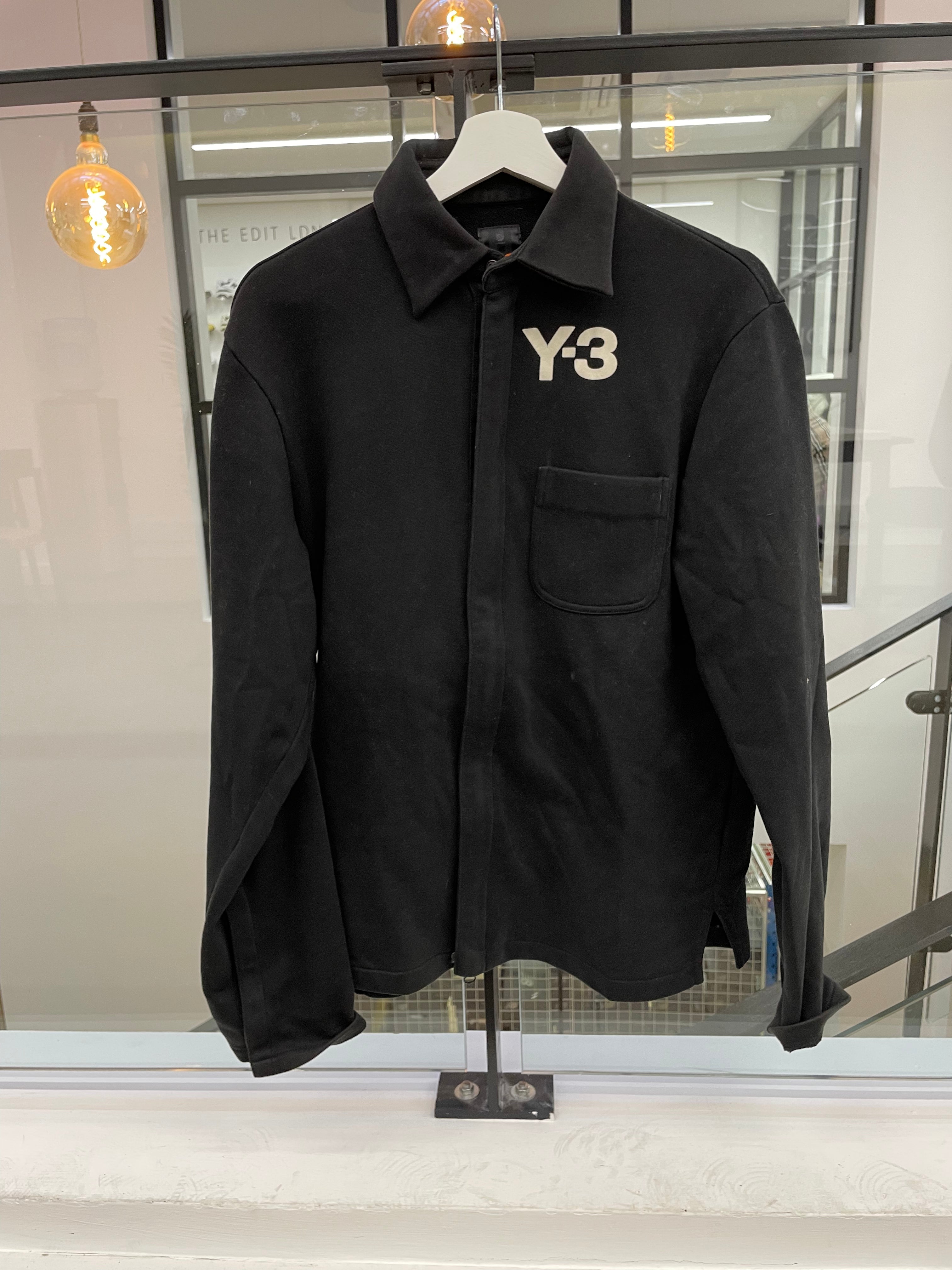 Y3 BUTTON UP COLLAR SWEATSHIRT PRE LOVED This sweater features