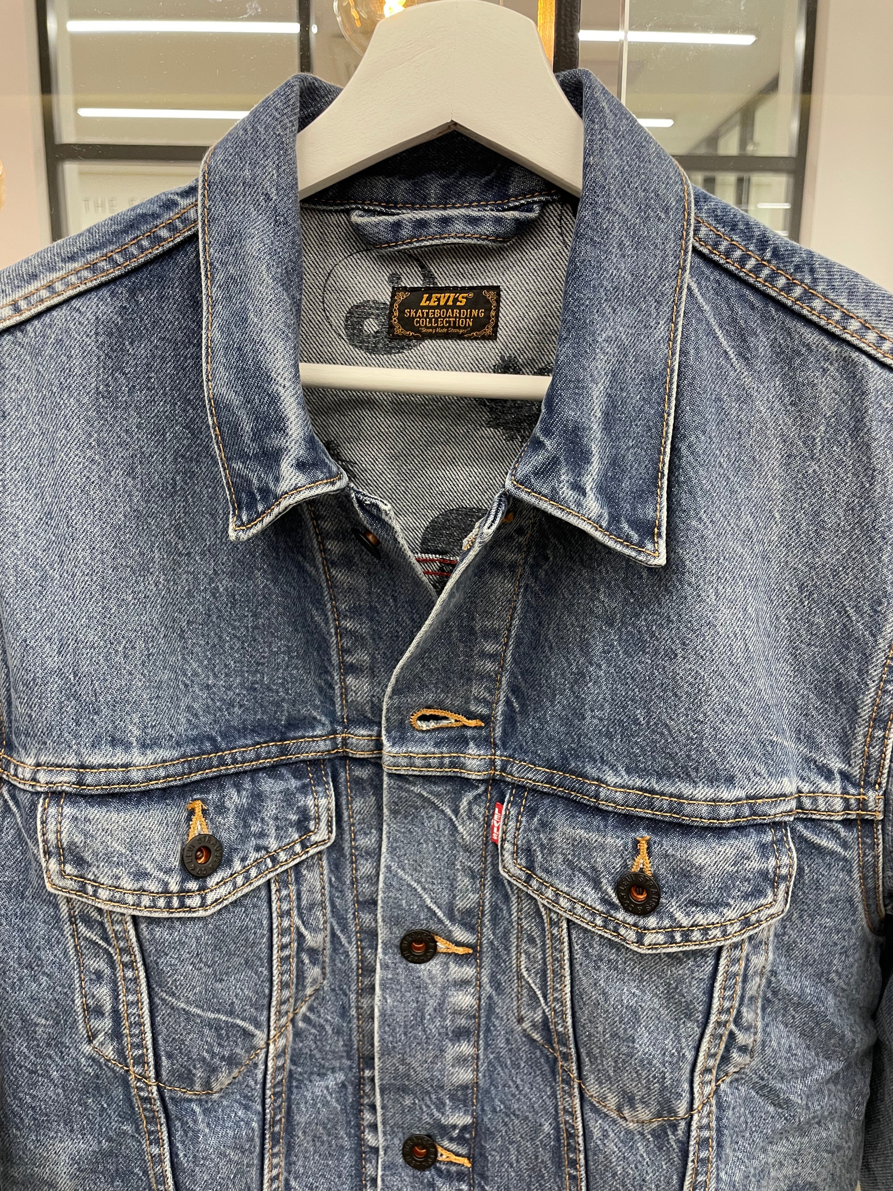 Levi's Men's Regular Fit Sherpa Denim Trucker Jacket - Macy's | Jeans coat  jackets, Denim jacket men, Jackets