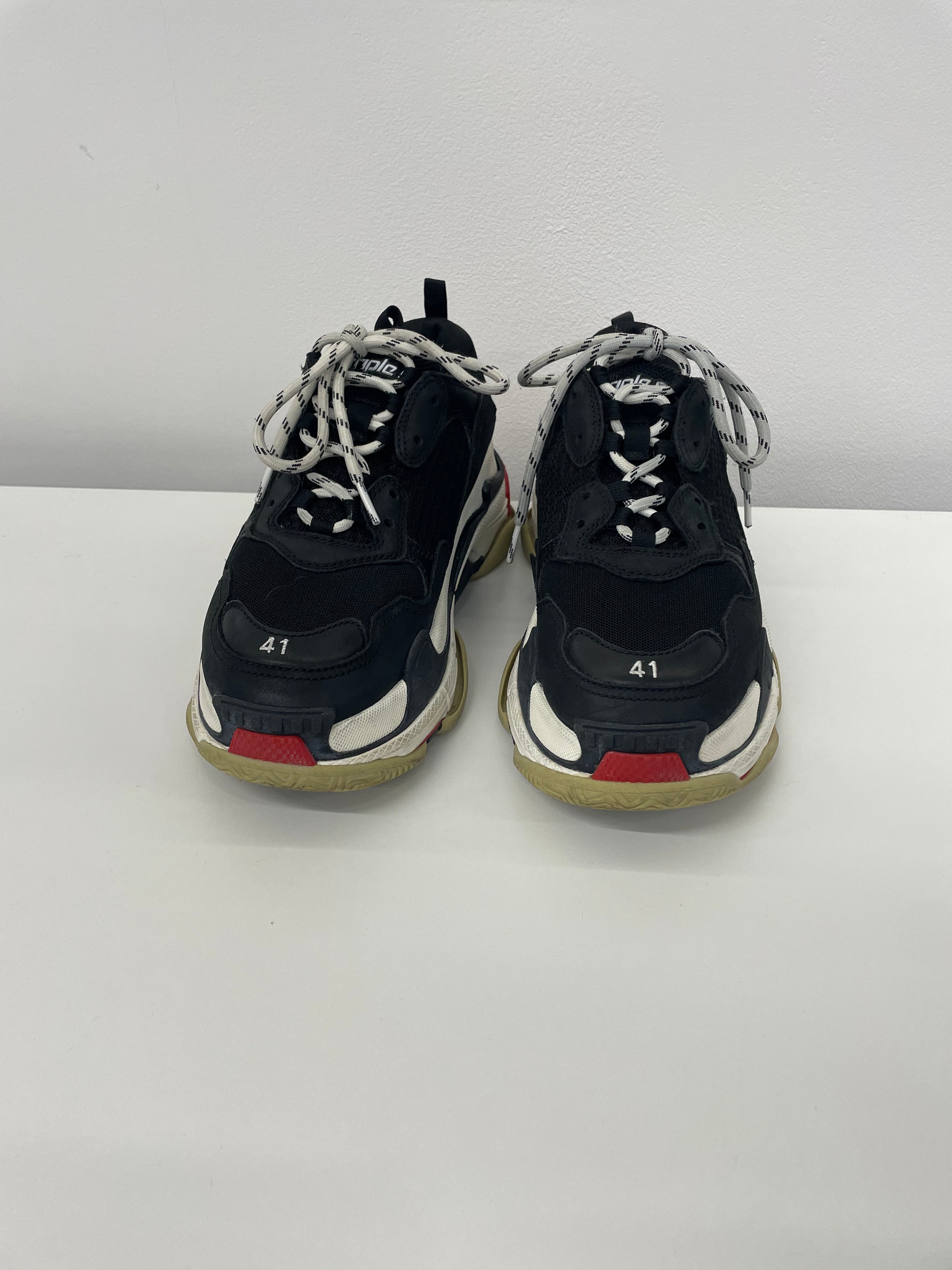 Red and black hot sale balenciaga triple s