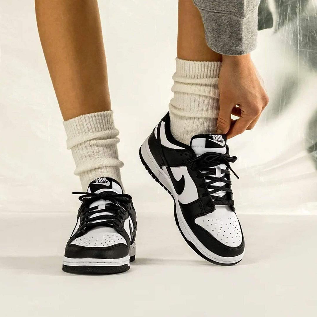 Buy Nike Women's NSW Varsity Leggings Black in KSA -SSS